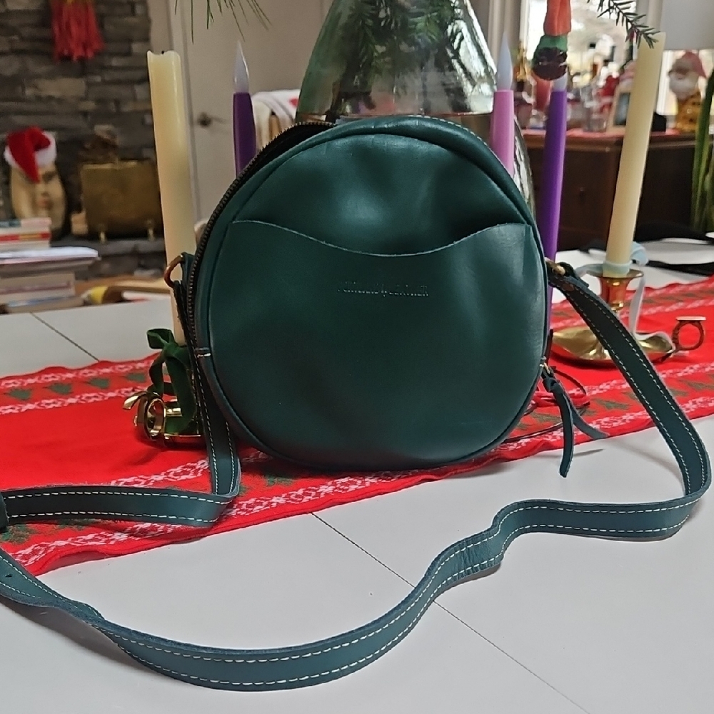 Elegant Green Leather Crossbody Bag